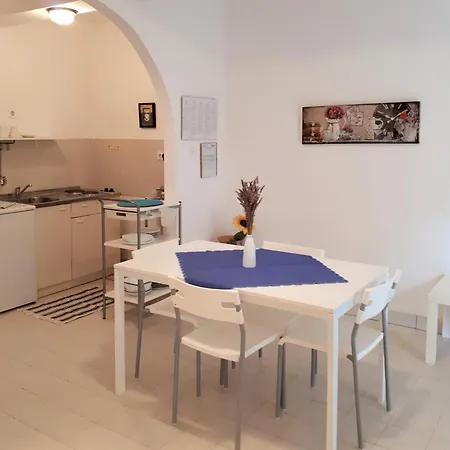 Lägenhet With Parking Space Baska, Krk - 24201 Baška